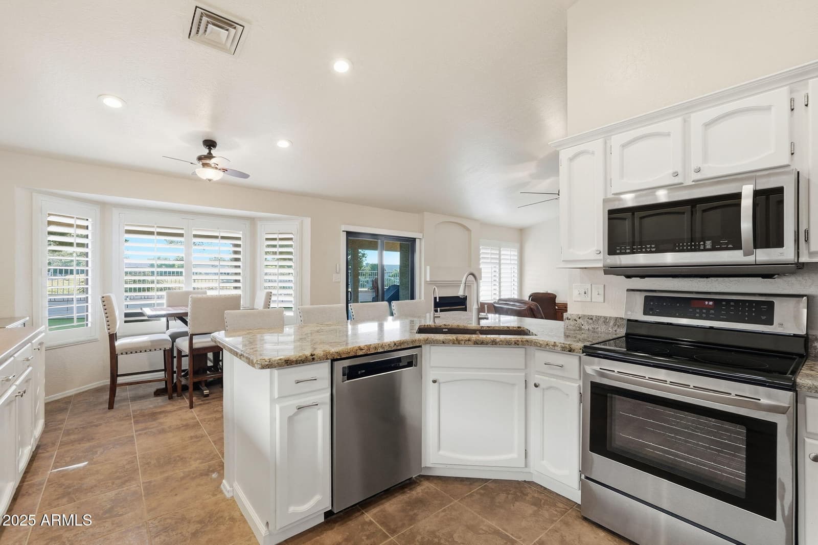 1533 N Sinova, Mesa, AZ 85205 — photo 2 of 50