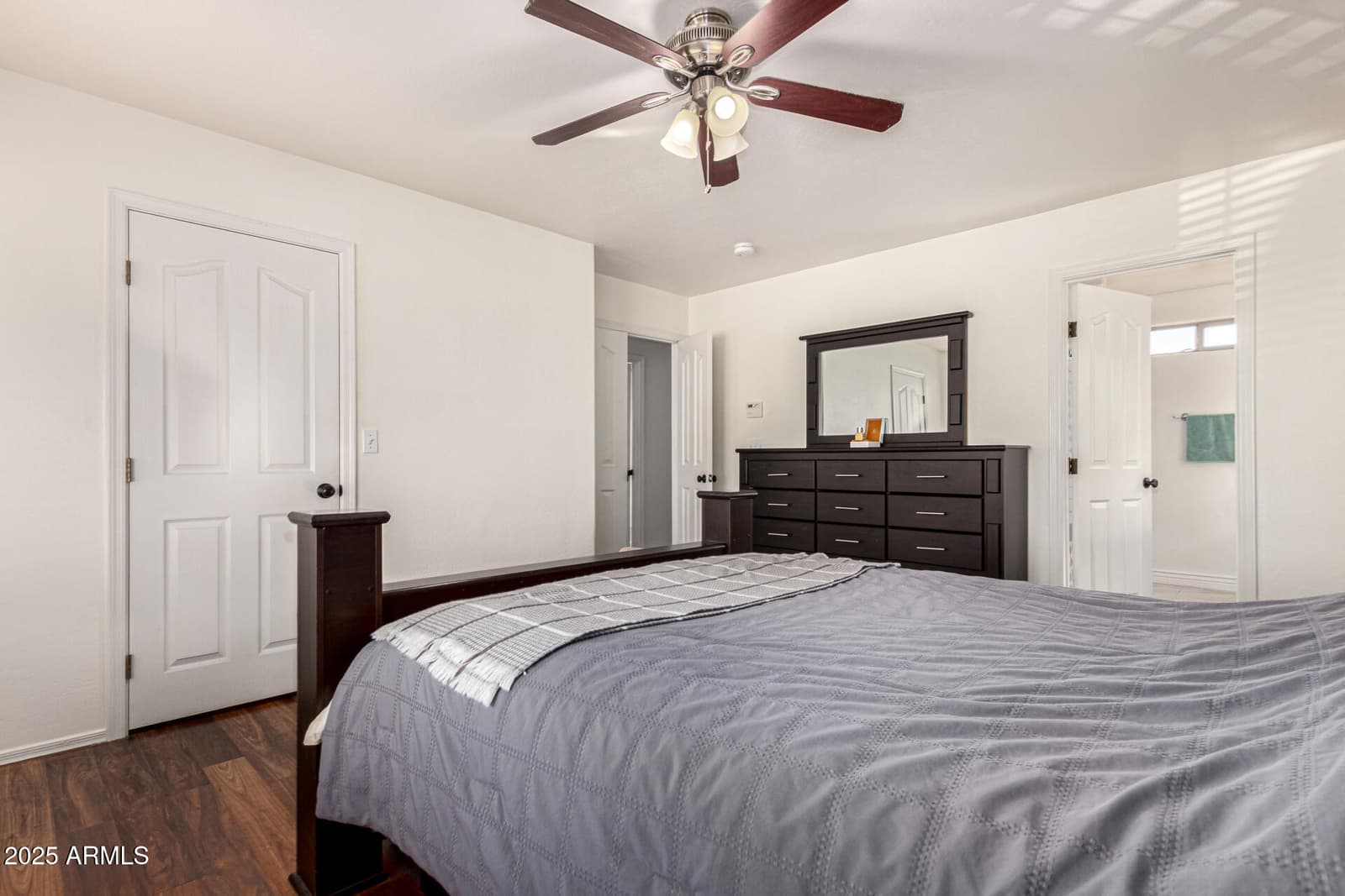 479 W DOUGLAS Avenue, Gilbert, AZ 85233 — photo 17 of 38