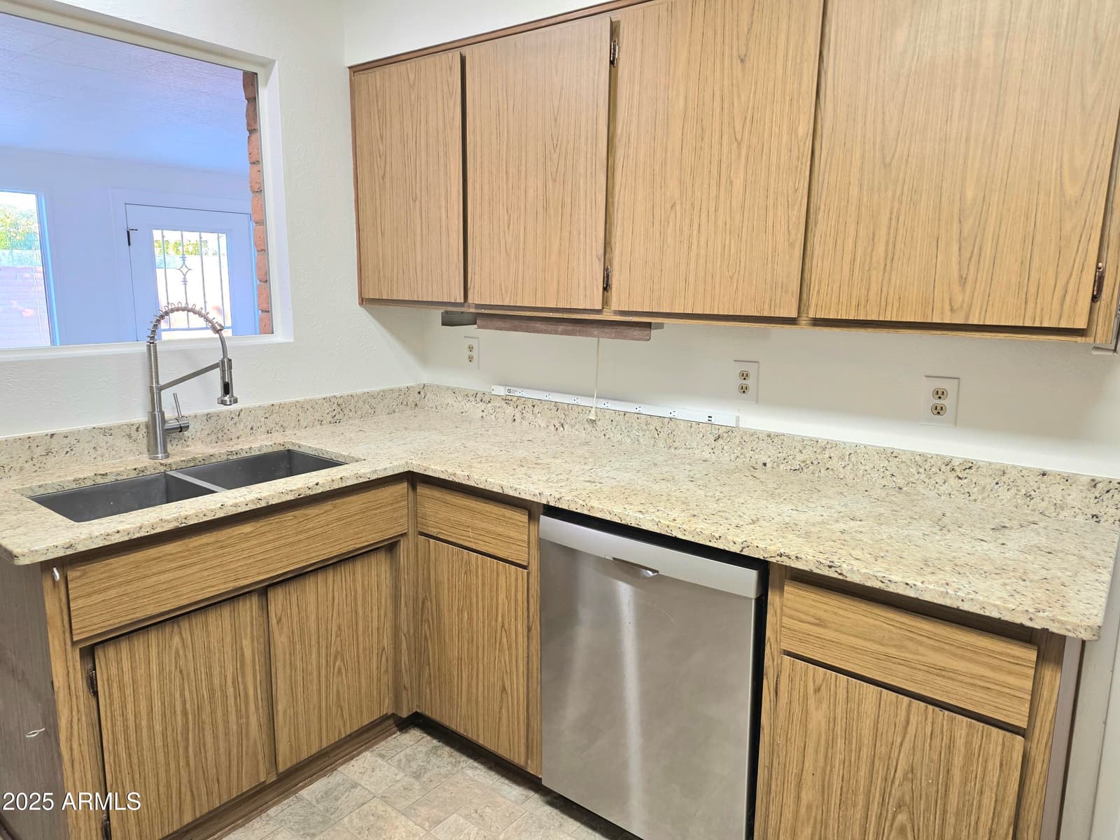 9346 W MADERO Drive, Arizona City, AZ 85123 — photo 14 of 43