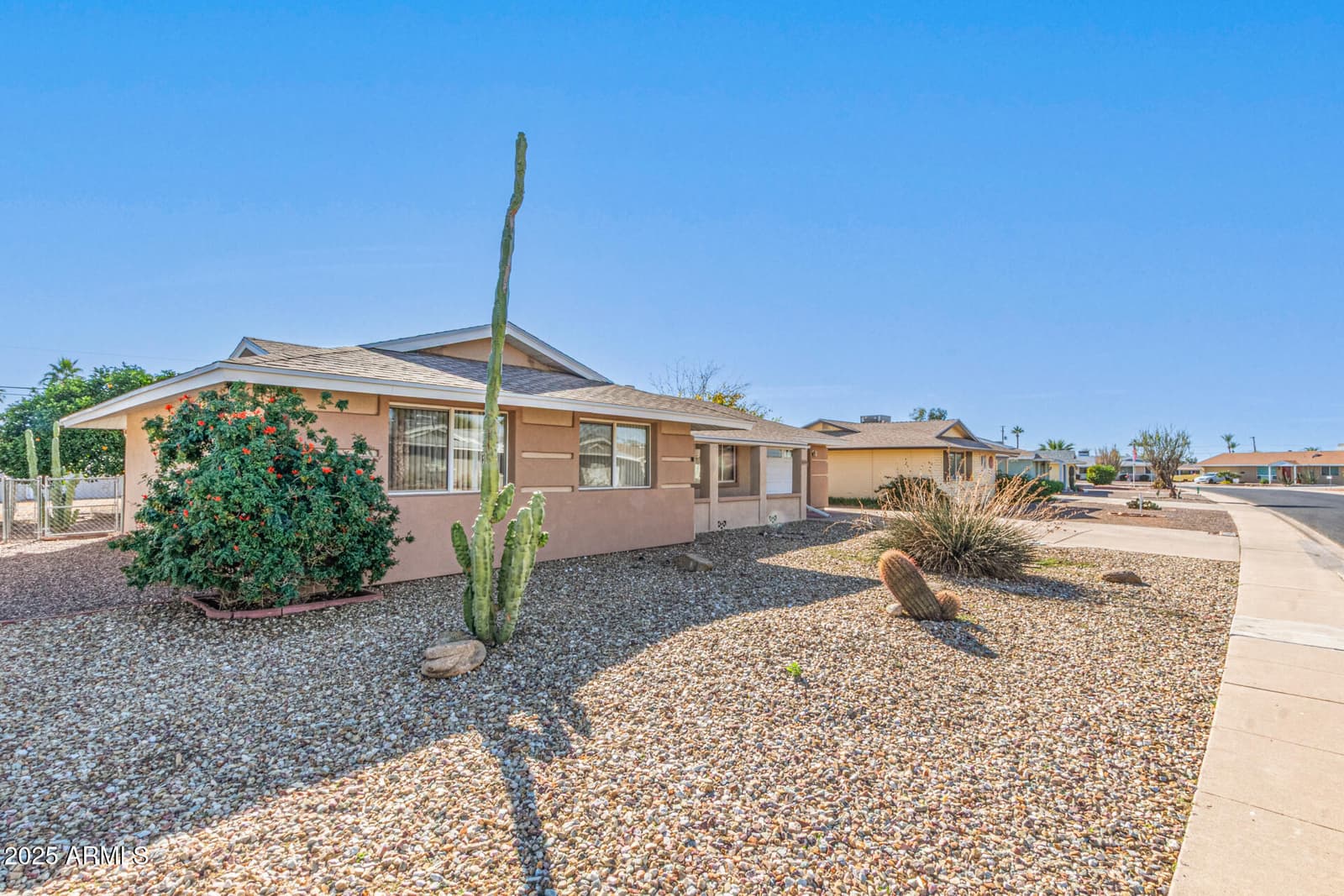 11811 N Desert Hills Drive W, Sun City, AZ 85351 — photo 2 of 45