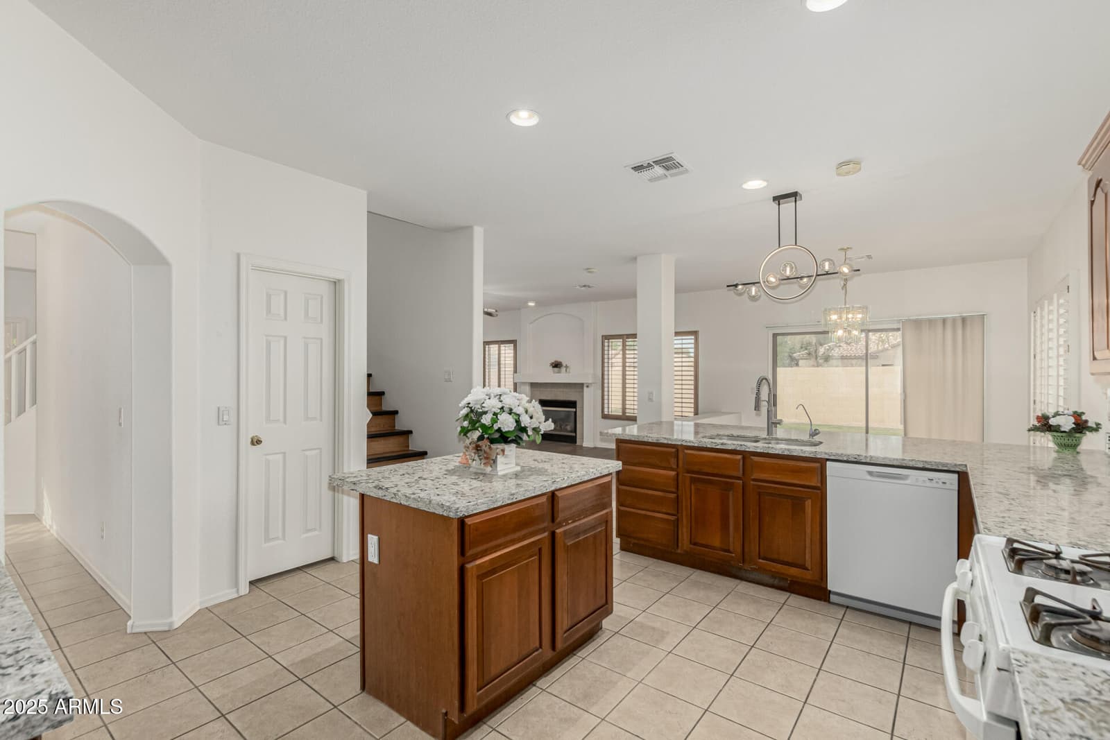 2978 E RANCH Court, Gilbert, AZ 85296 — photo 15 of 73
