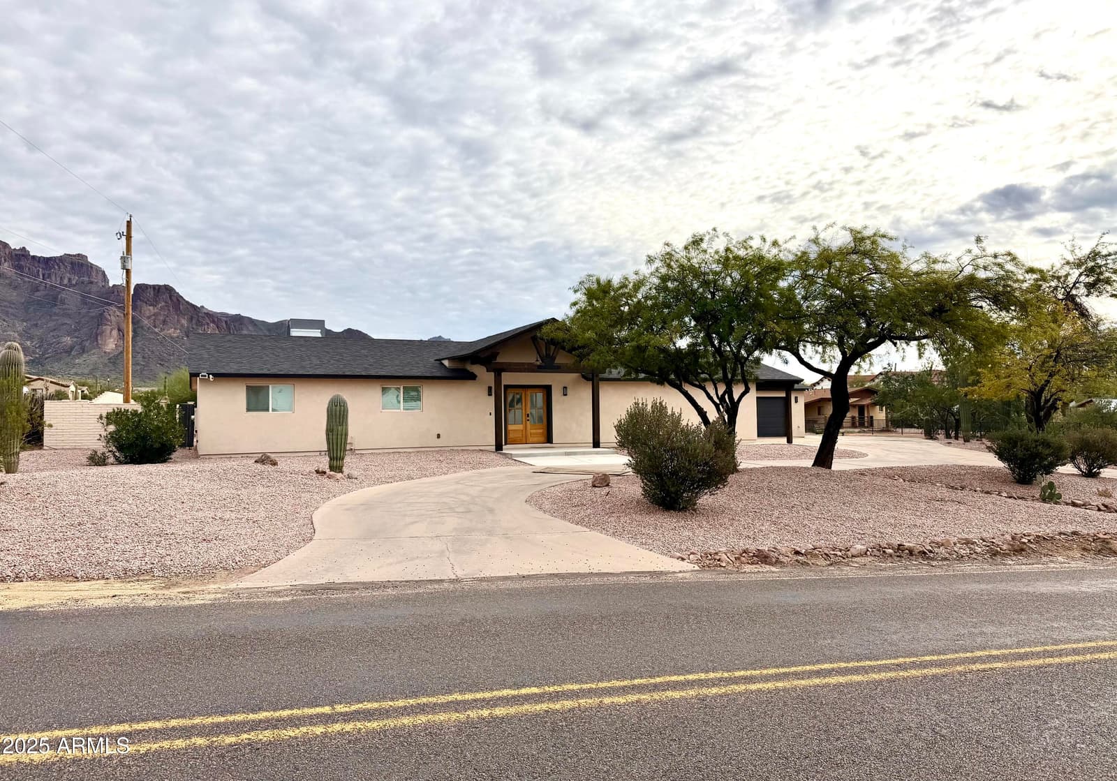 1165 N MOUNTAIN VIEW Road, Apache Junction, AZ 85119 — photo 1 of 28