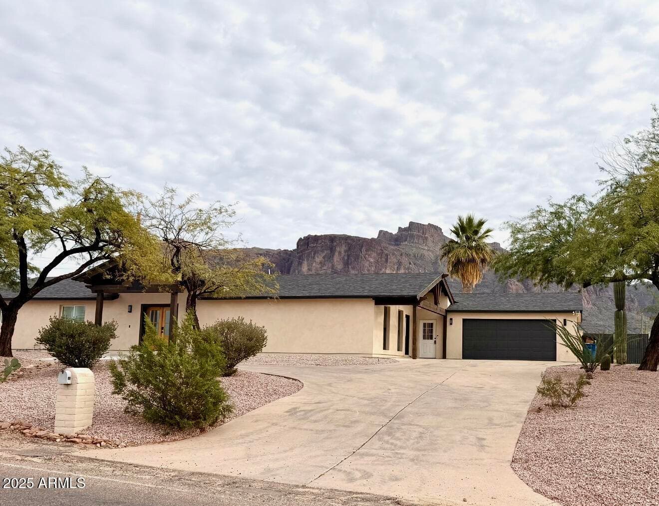 1165 N MOUNTAIN VIEW Road, Apache Junction, AZ 85119 — photo 2 of 28