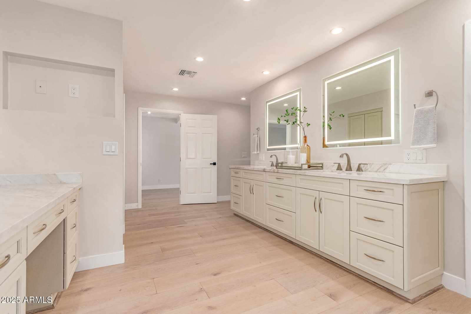 3301 E ROVEY Avenue, Paradise Valley, AZ 85253 — photo 45 of 105
