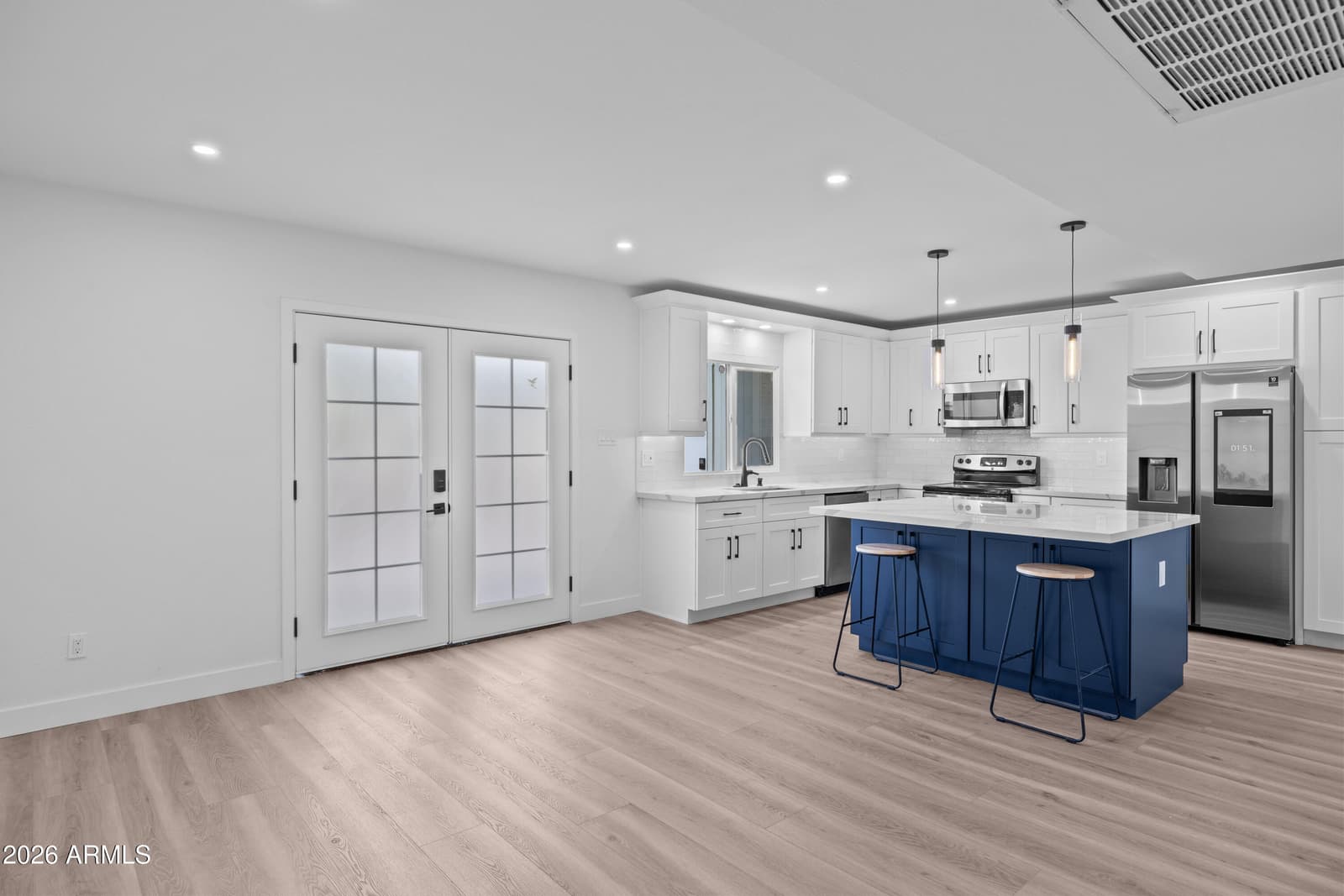 8214 E MCDONALD Drive, Scottsdale, AZ 85250 — photo 4 of 37