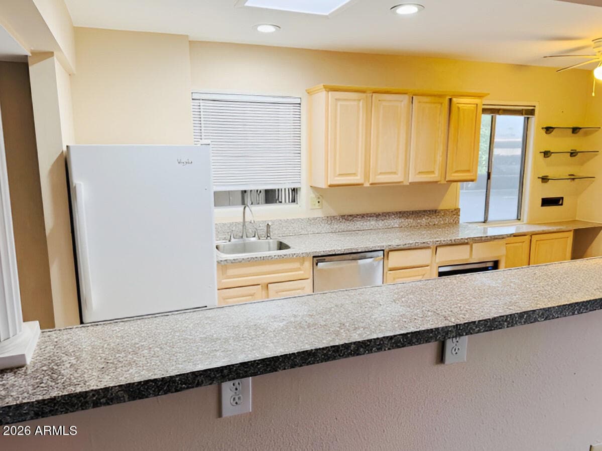 13705 N 98TH Avenue B, Sun City, AZ 85351 — photo 5 of 23