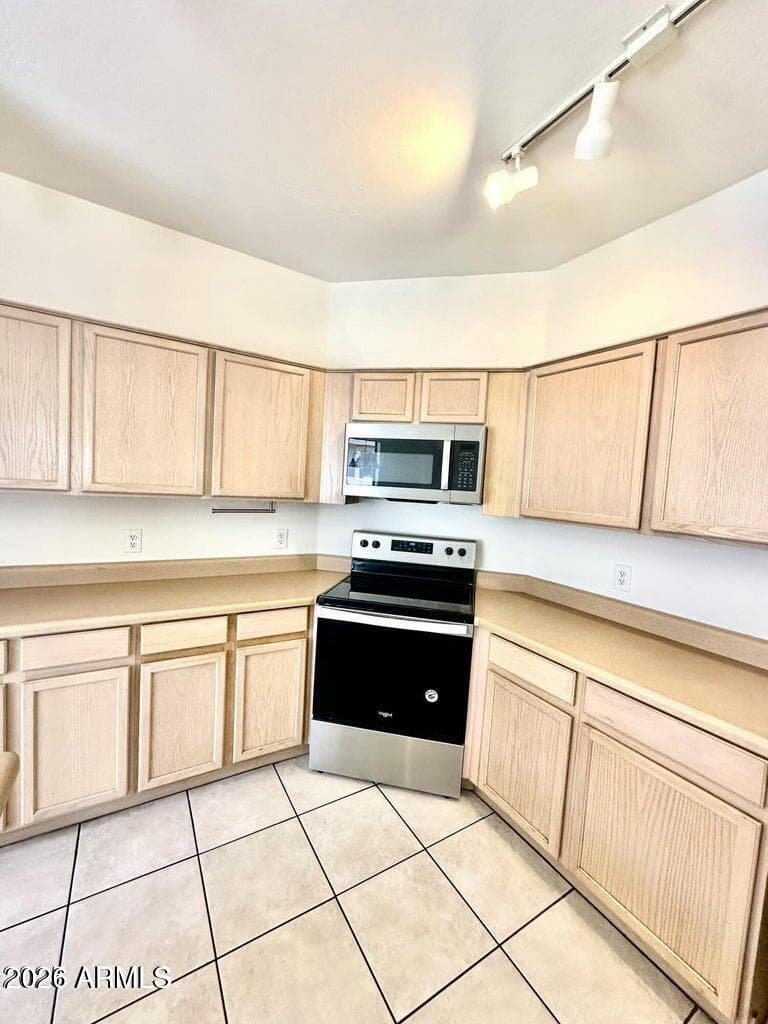 1061 E SUSAN Lane, Tempe, AZ 85288 — photo 5 of 14