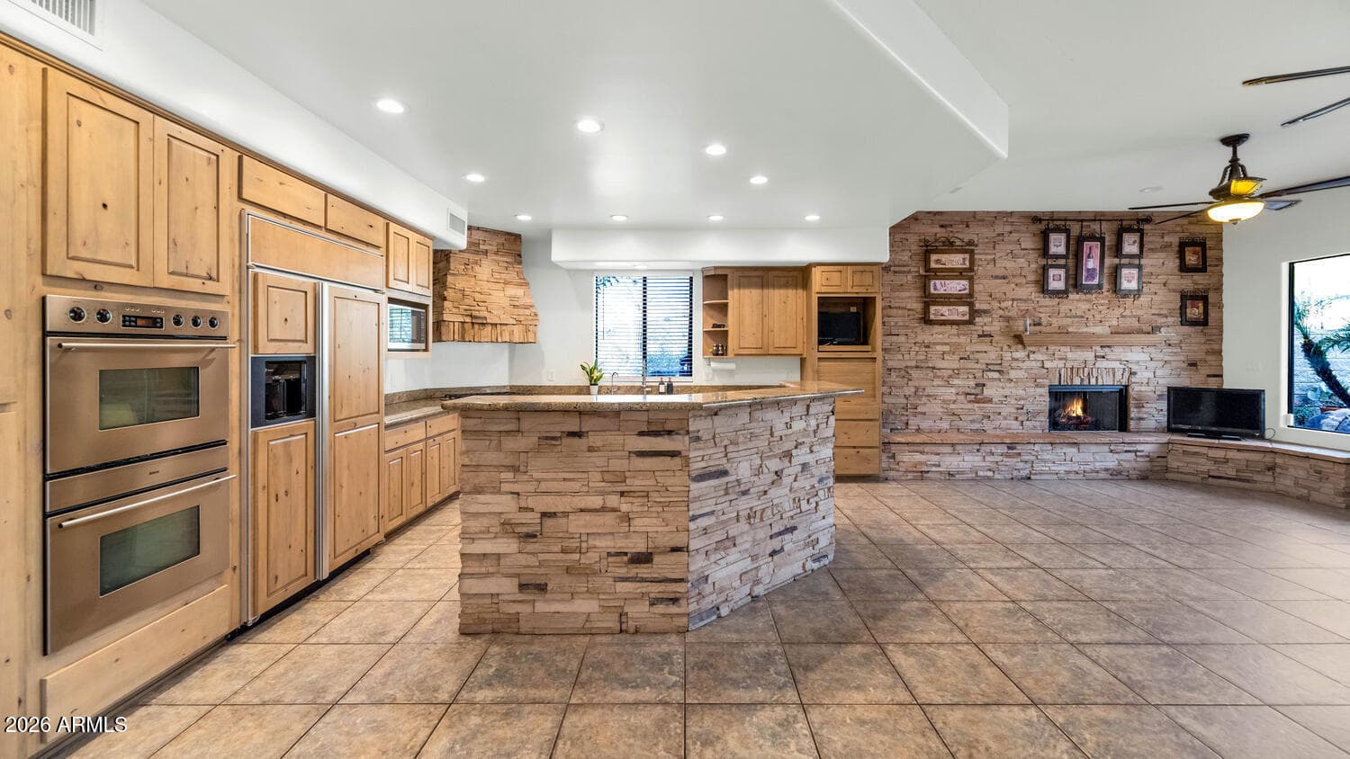 1404 E MICHELLE Drive, Phoenix, AZ 85022 — photo 13 of 49