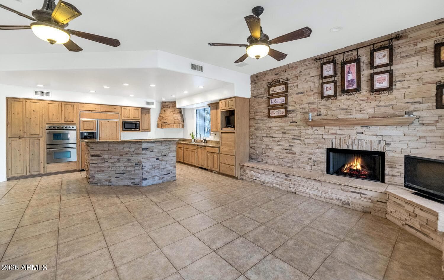 1404 E MICHELLE Drive, Phoenix, AZ 85022 — photo 14 of 49
