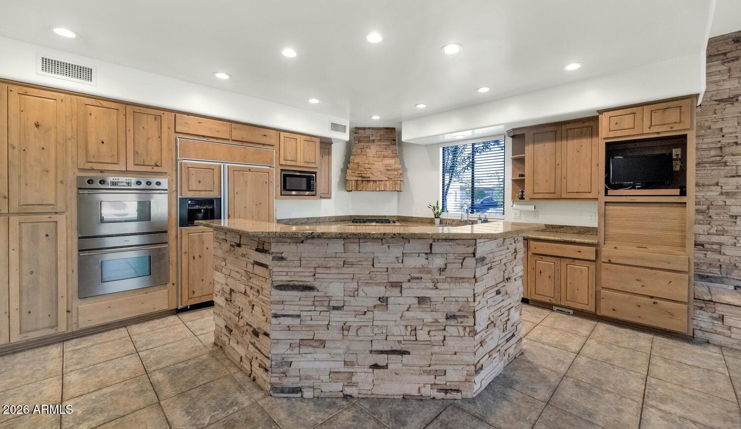 1404 E MICHELLE Drive, Phoenix, AZ 85022 — photo 18 of 49