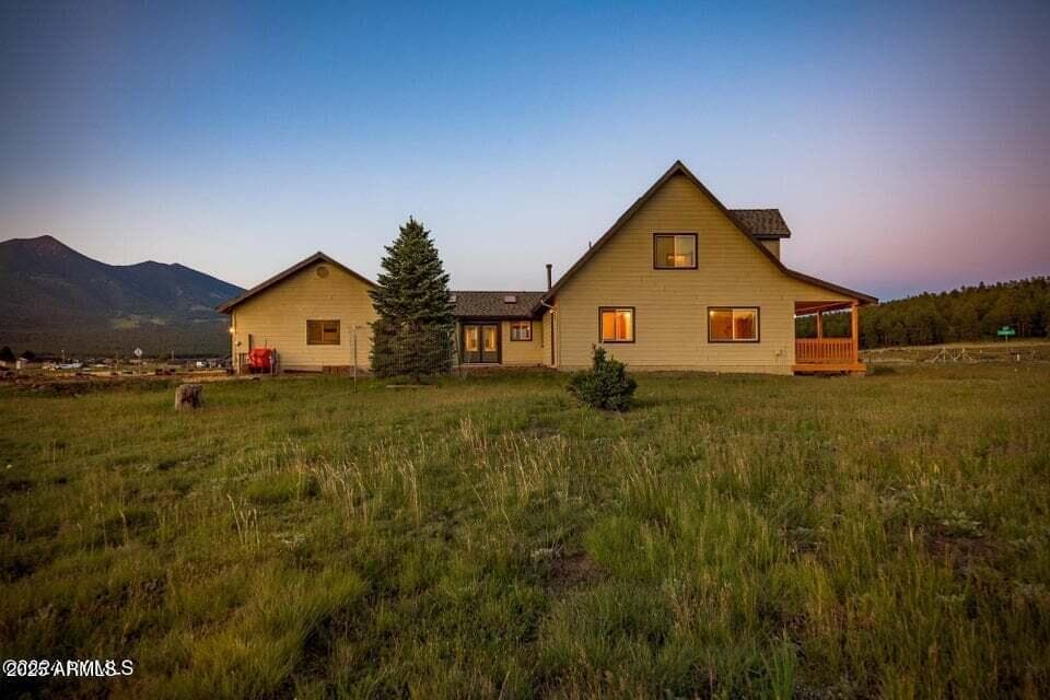 6555 N CHAMBERS Drive, Flagstaff, AZ 86001 — photo 4 of 60