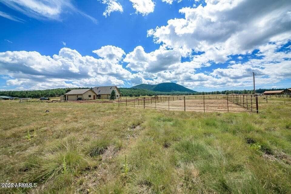 6555 N CHAMBERS Drive, Flagstaff, AZ 86001 — photo 12 of 60