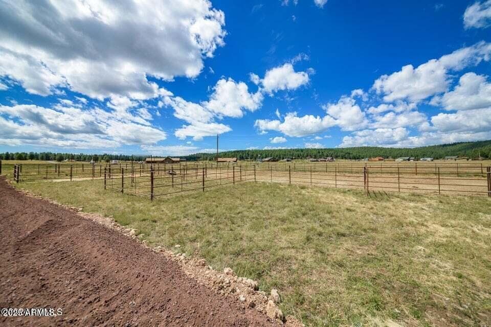 6555 N CHAMBERS Drive, Flagstaff, AZ 86001 — photo 13 of 60