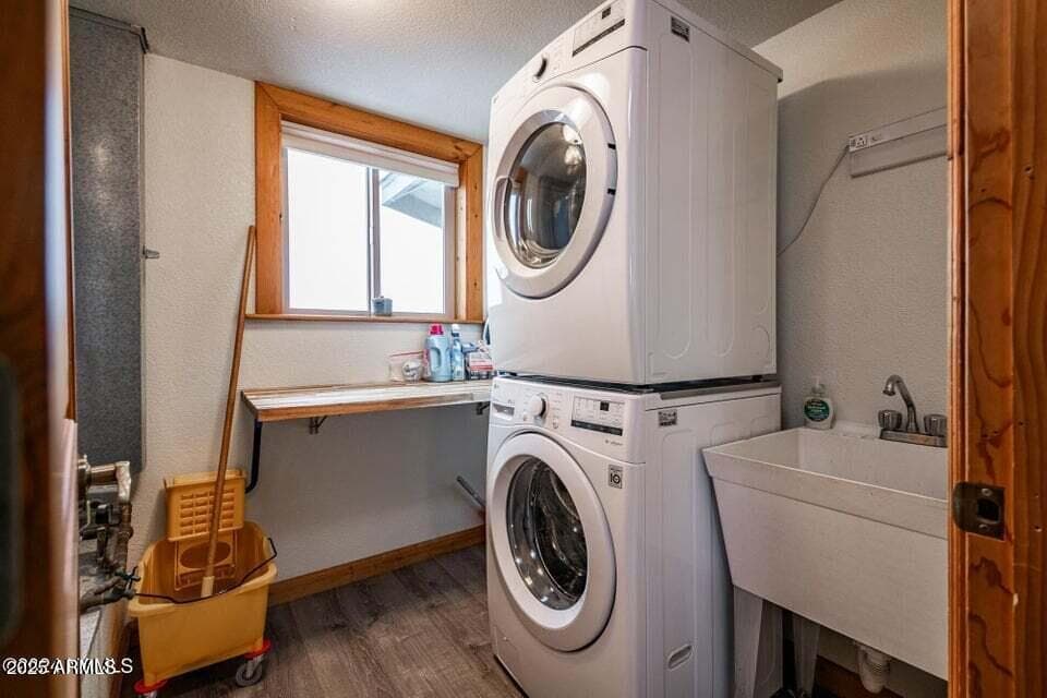 6555 N CHAMBERS Drive, Flagstaff, AZ 86001 — photo 17 of 60