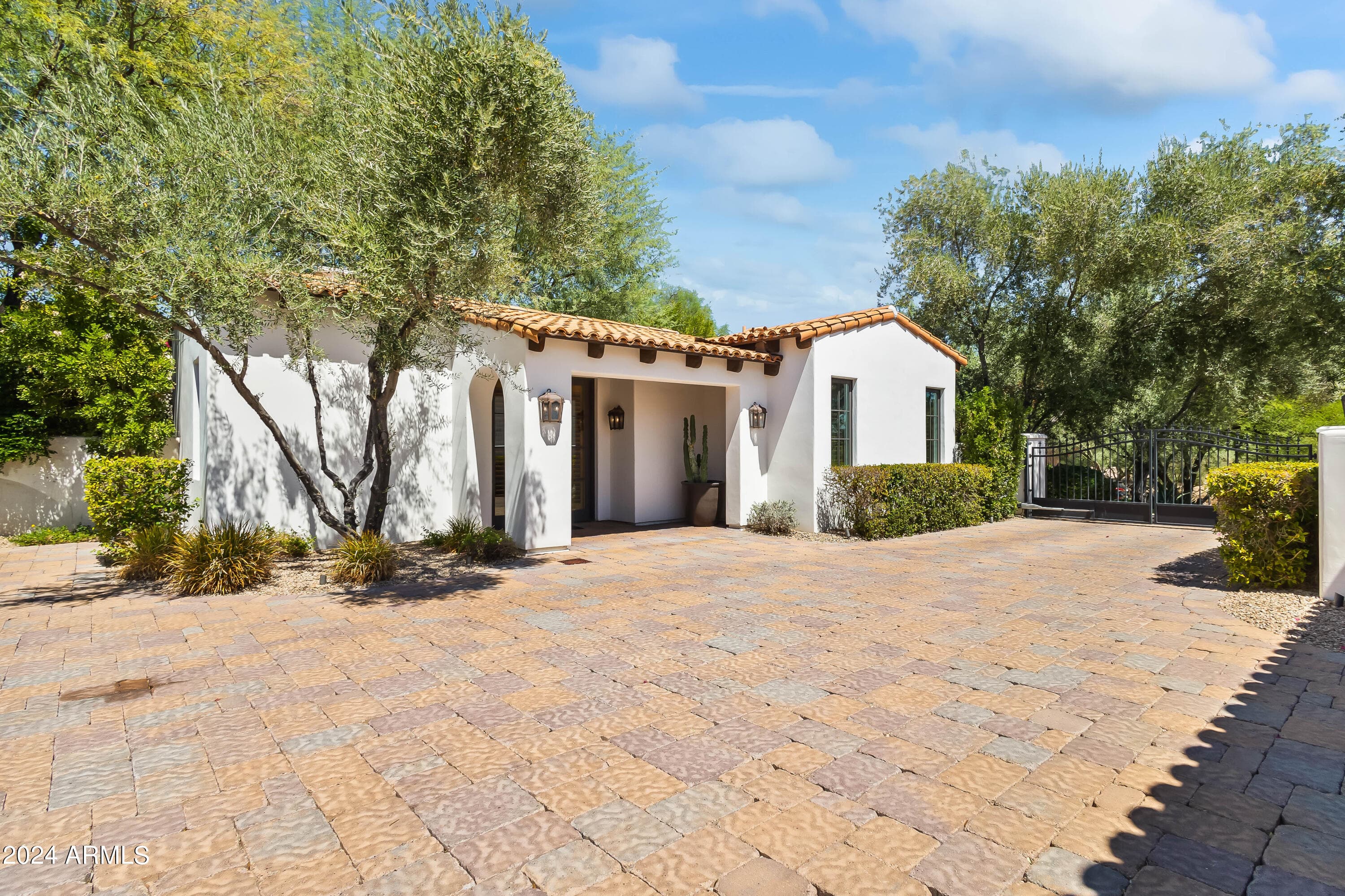 6742 N 48TH Street, Paradise Valley, AZ 85253 — photo 29 of 32