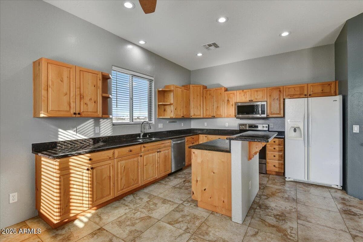 25535 W HUNTER Drive, Wittmann, AZ 85361 — photo 8 of 33
