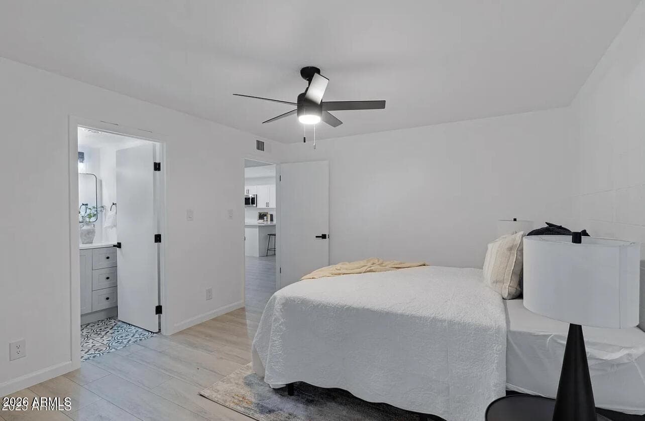 1101 E BETHANY HOME Road 15, Phoenix, AZ 85014 — photo 12 of 16
