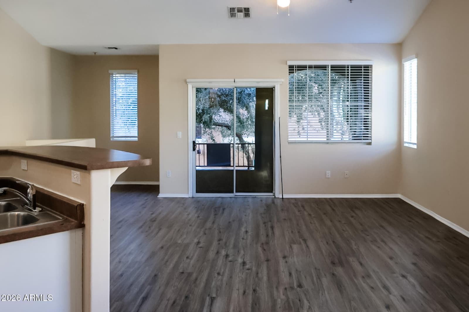 2450 W GLENROSA Avenue 27, Phoenix, AZ 85015 — photo 5 of 13