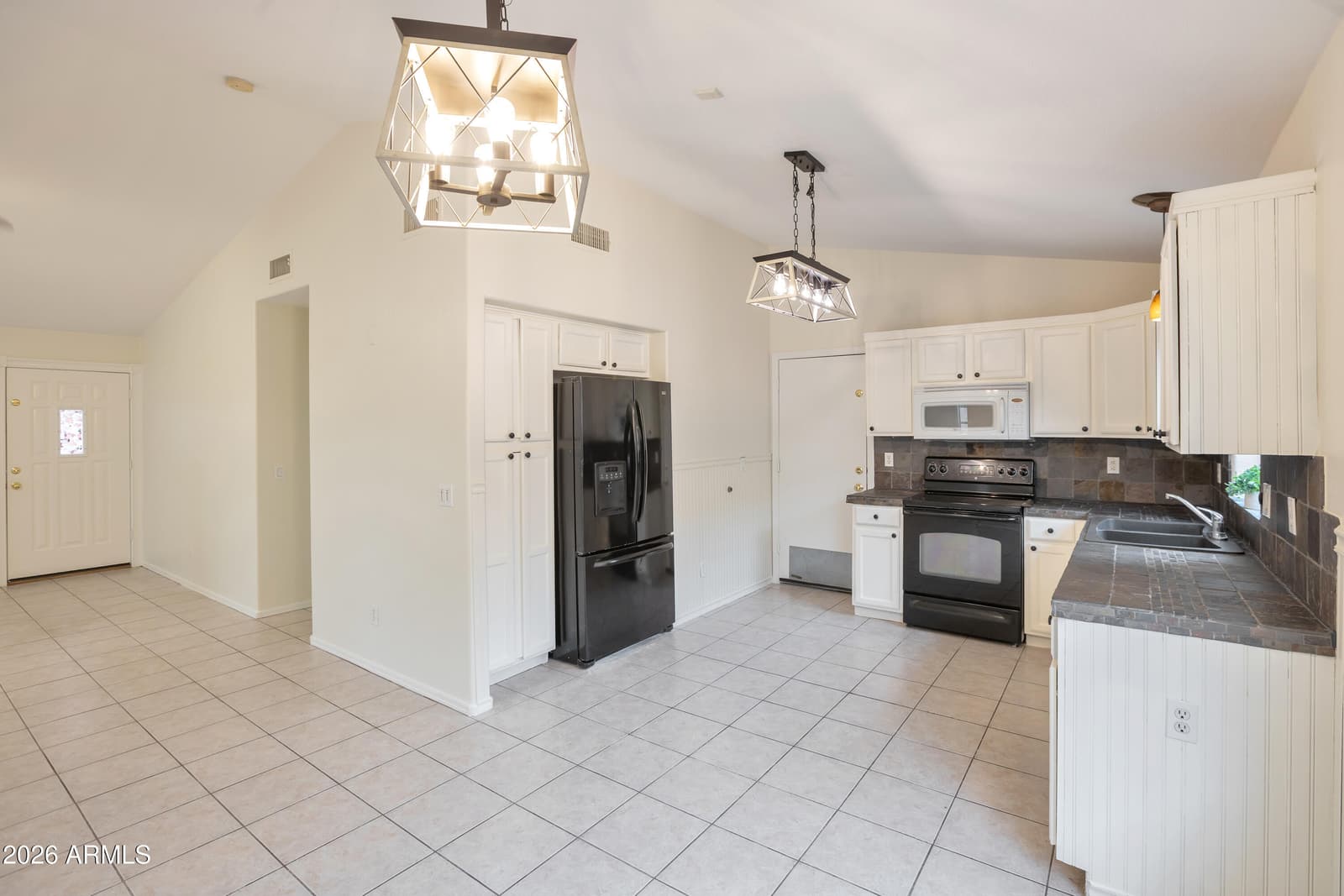 670 E KYLE Drive, Gilbert, AZ 85296 — photo 4 of 28
