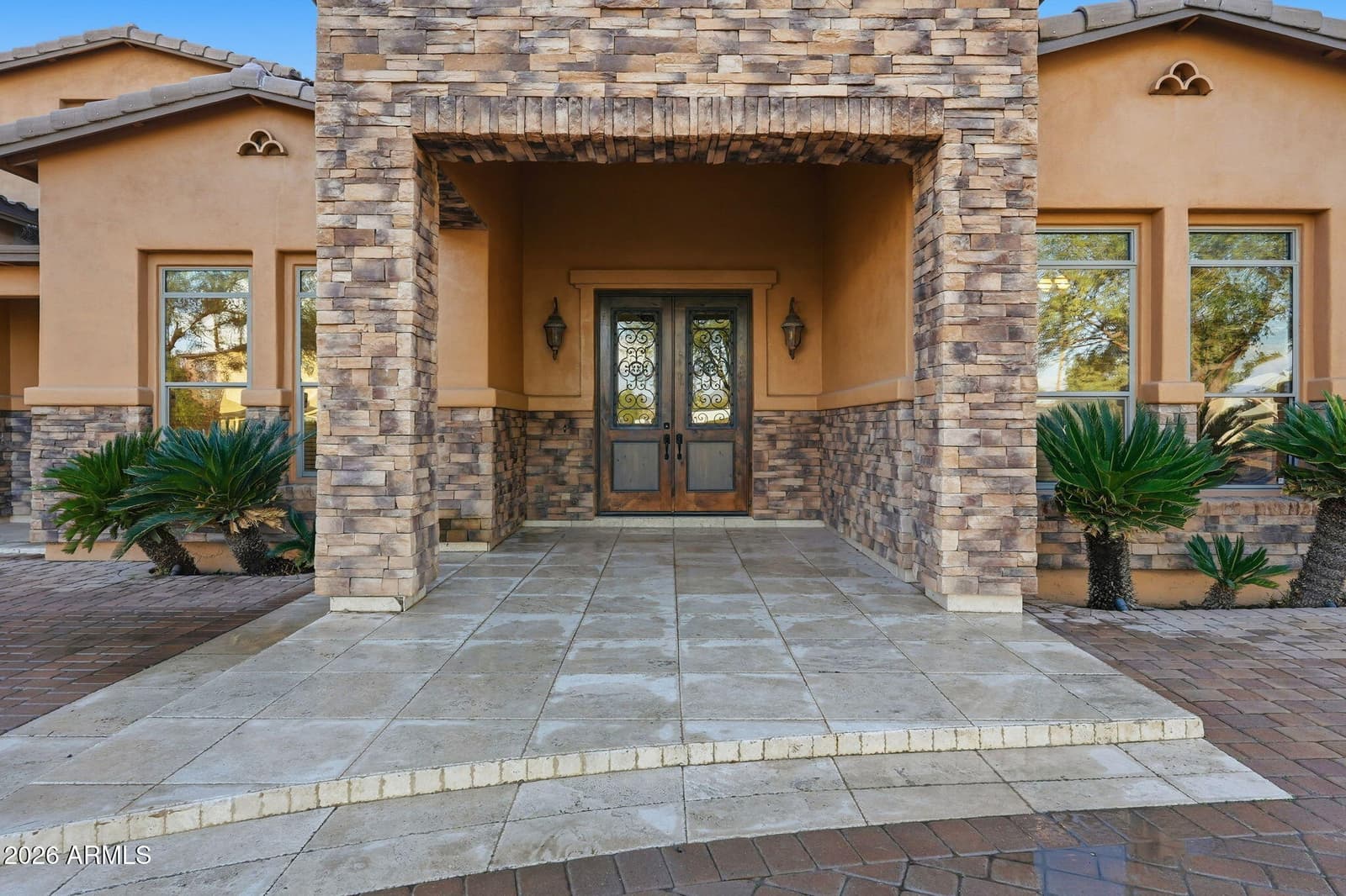 6653 E SWEETWATER Avenue, Scottsdale, AZ 85254 — photo 4 of 52
