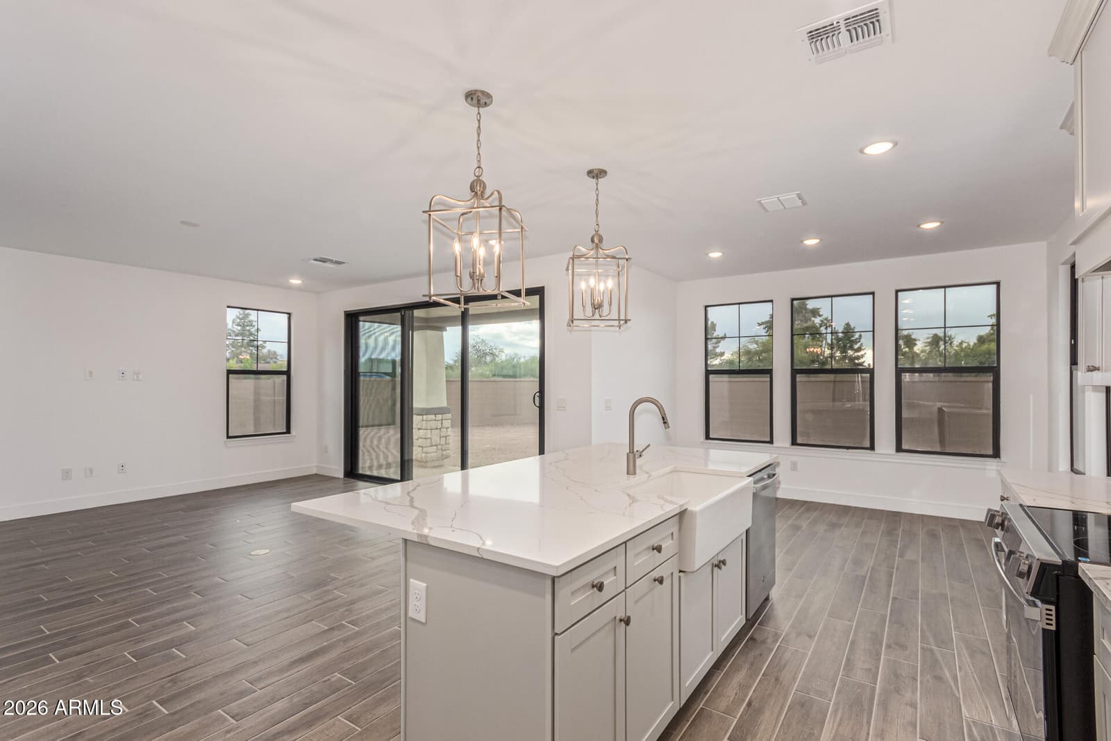 2451 W LOS ARBOLES Place, Chandler, AZ 85224 — photo 9 of 44