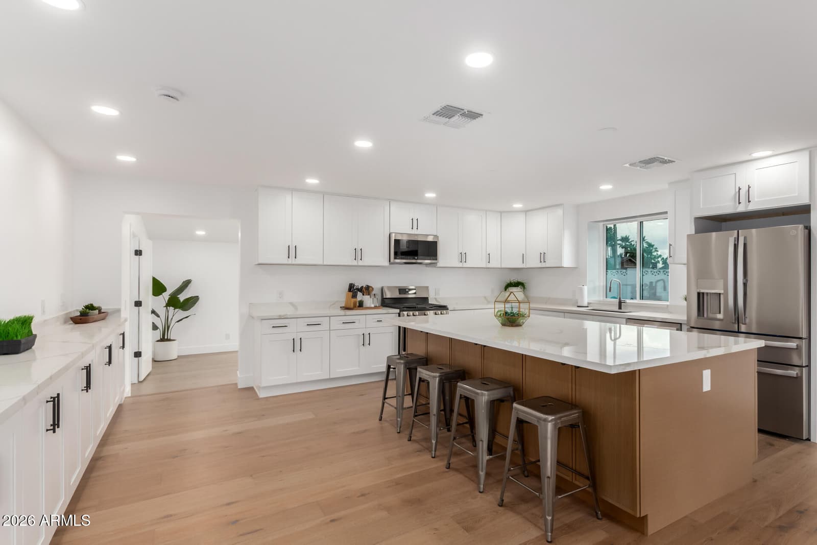 8401 E SAN MIGUEL Avenue, Scottsdale, AZ 85250 — photo 1 of 30