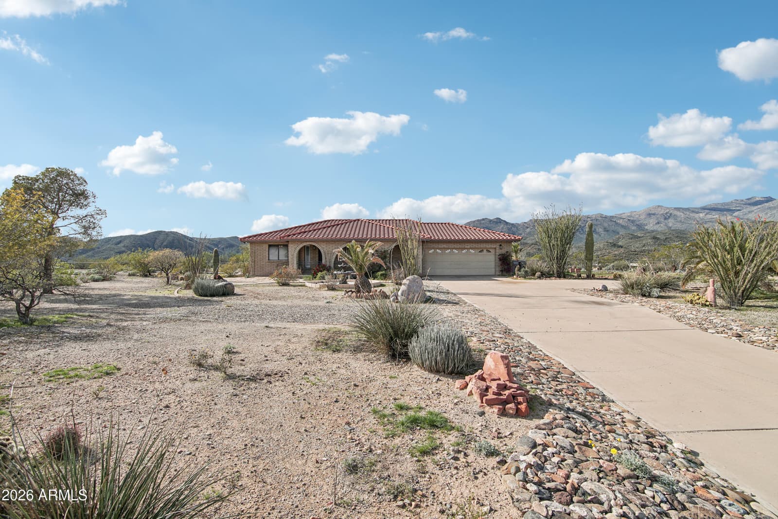 35190 S APRIL Drive, Black Canyon City, AZ 85324 — photo 4 of 65