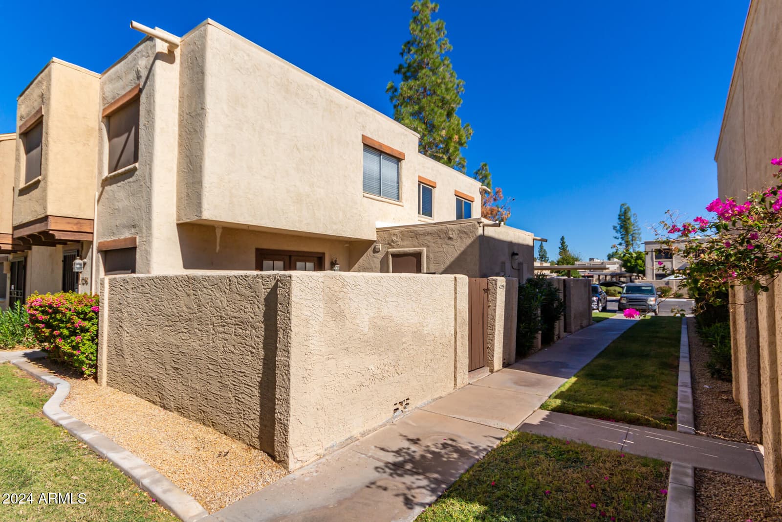 4260 N 81ST Street, Scottsdale, AZ 85251 — photo 2 of 28