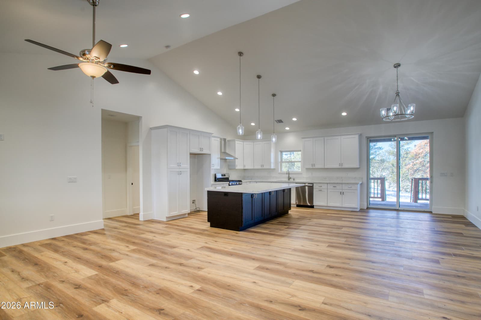 1028 School House Ln Lane, Show Low, AZ 85901 — photo 5 of 32