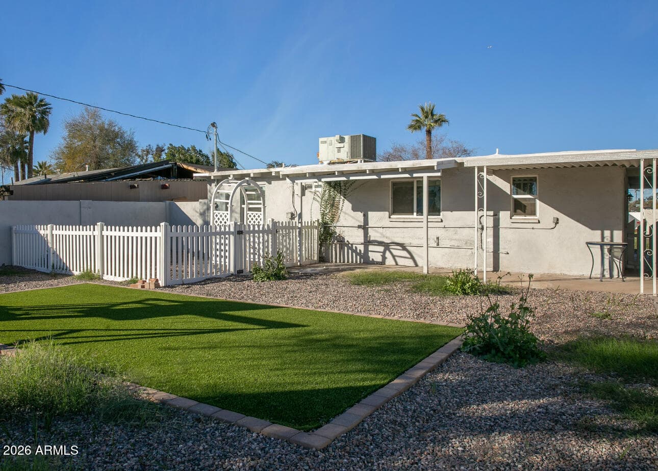 2205 W Cambridge Avenue, Phoenix, AZ 85009 — photo 2 of 13