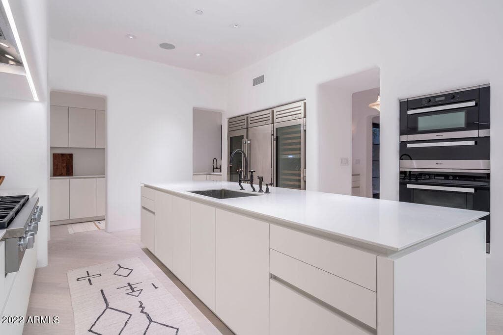 6723 N DESERT FAIRWAYS Drive, Paradise Valley, AZ 85253 — photo 12 of 48