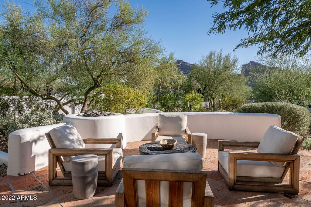 6723 N DESERT FAIRWAYS Drive, Paradise Valley, AZ 85253 — photo 29 of 48