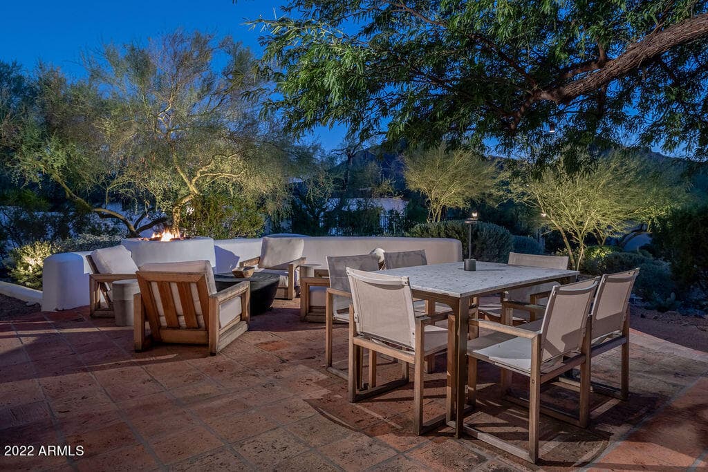 6723 N DESERT FAIRWAYS Drive, Paradise Valley, AZ 85253 — photo 30 of 48
