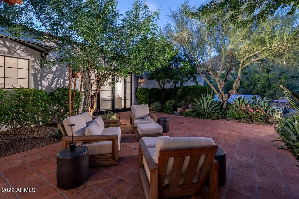 6723 N DESERT FAIRWAYS Drive, Paradise Valley, AZ 85253 — photo 33 of 48