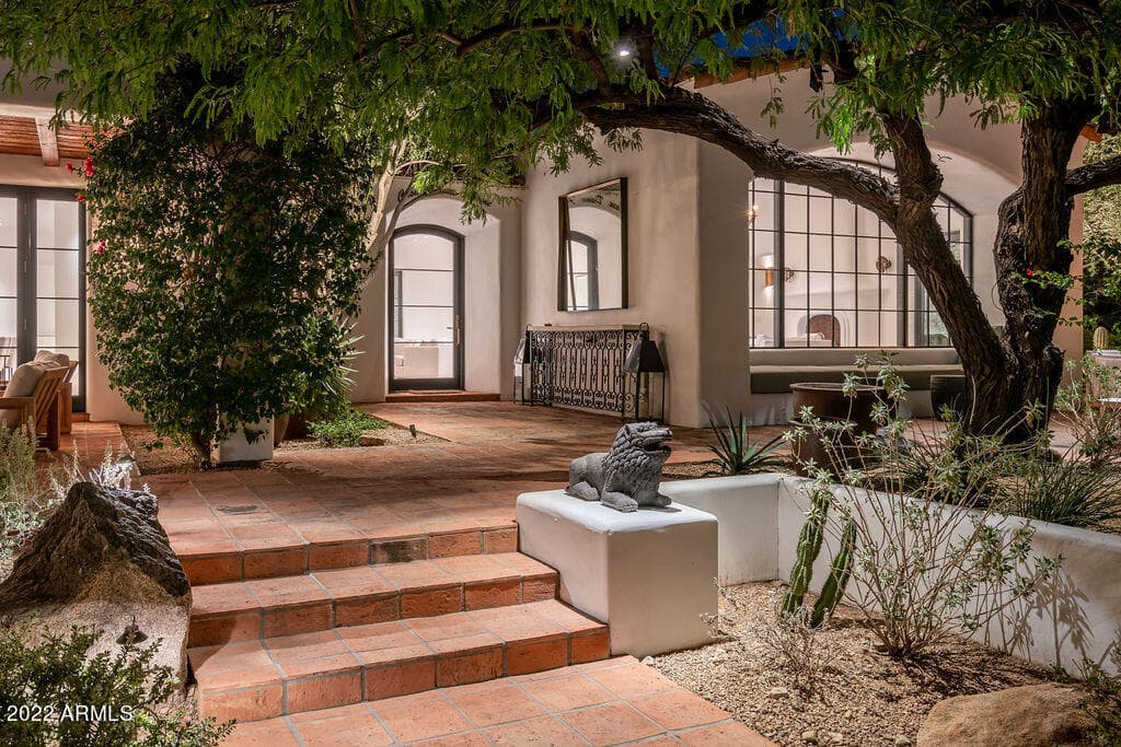 6723 N DESERT FAIRWAYS Drive, Paradise Valley, AZ 85253 — photo 40 of 48