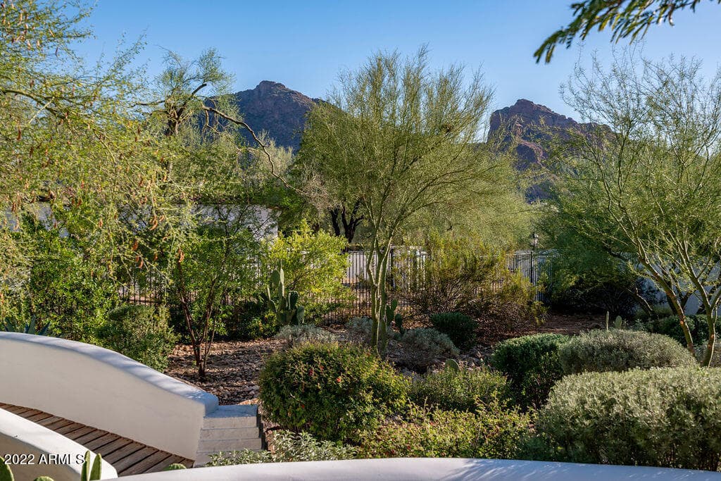 6723 N DESERT FAIRWAYS Drive, Paradise Valley, AZ 85253 — photo 43 of 48