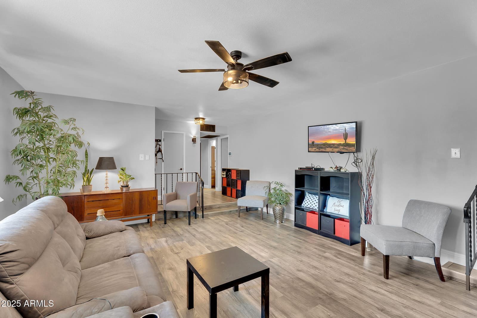 122 E HERMOSA Drive, Tempe, AZ 85282 — photo 4 of 30