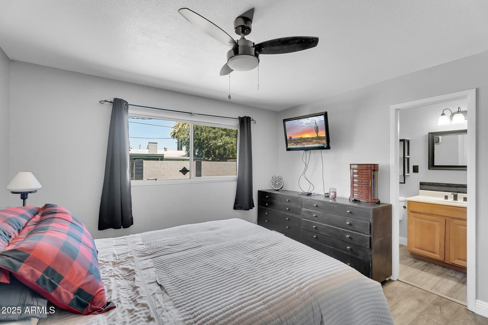 122 E HERMOSA Drive, Tempe, AZ 85282 — photo 11 of 30