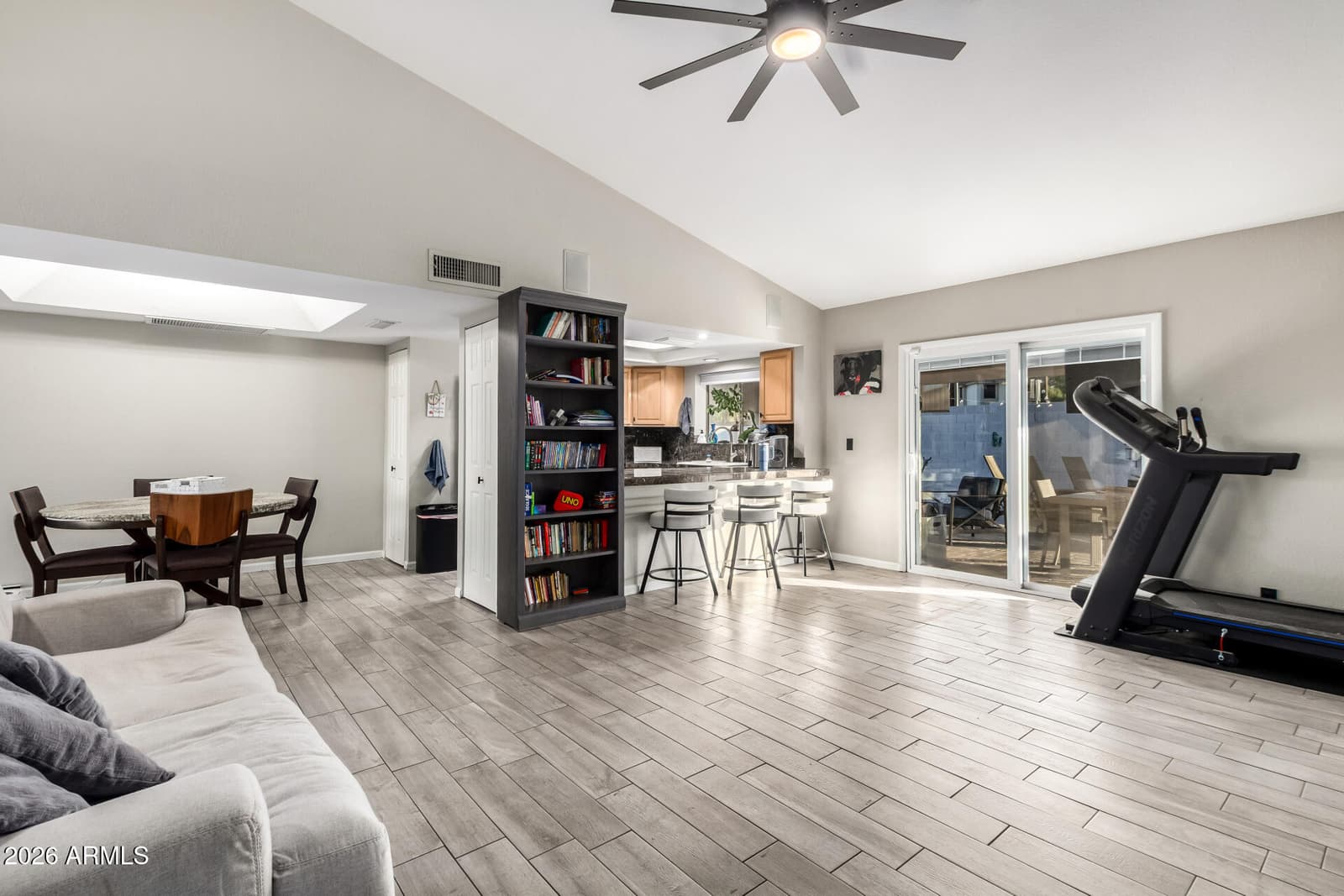 915 W DIAMOND Drive, Tempe, AZ 85283 — photo 8 of 31