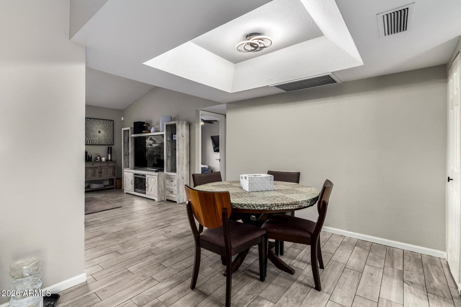 915 W DIAMOND Drive, Tempe, AZ 85283 — photo 11 of 31