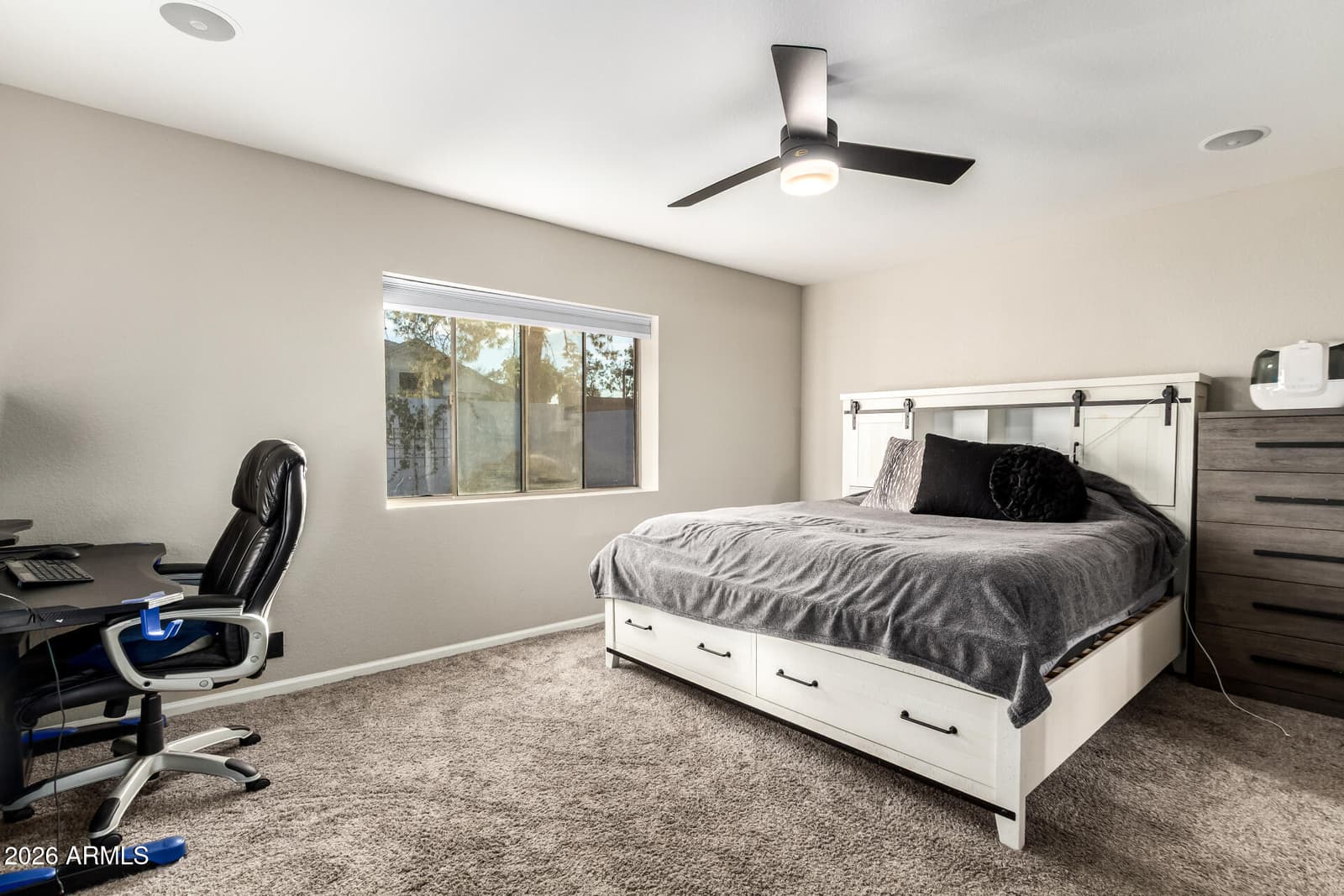 915 W DIAMOND Drive, Tempe, AZ 85283 — photo 15 of 31