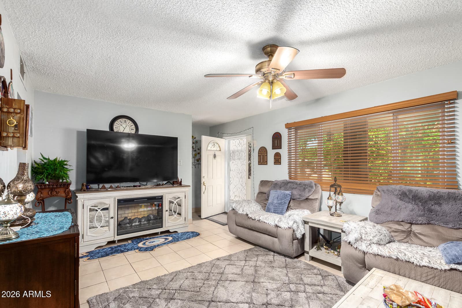 2825 N 33RD Place, Phoenix, AZ 85008 — photo 7 of 27
