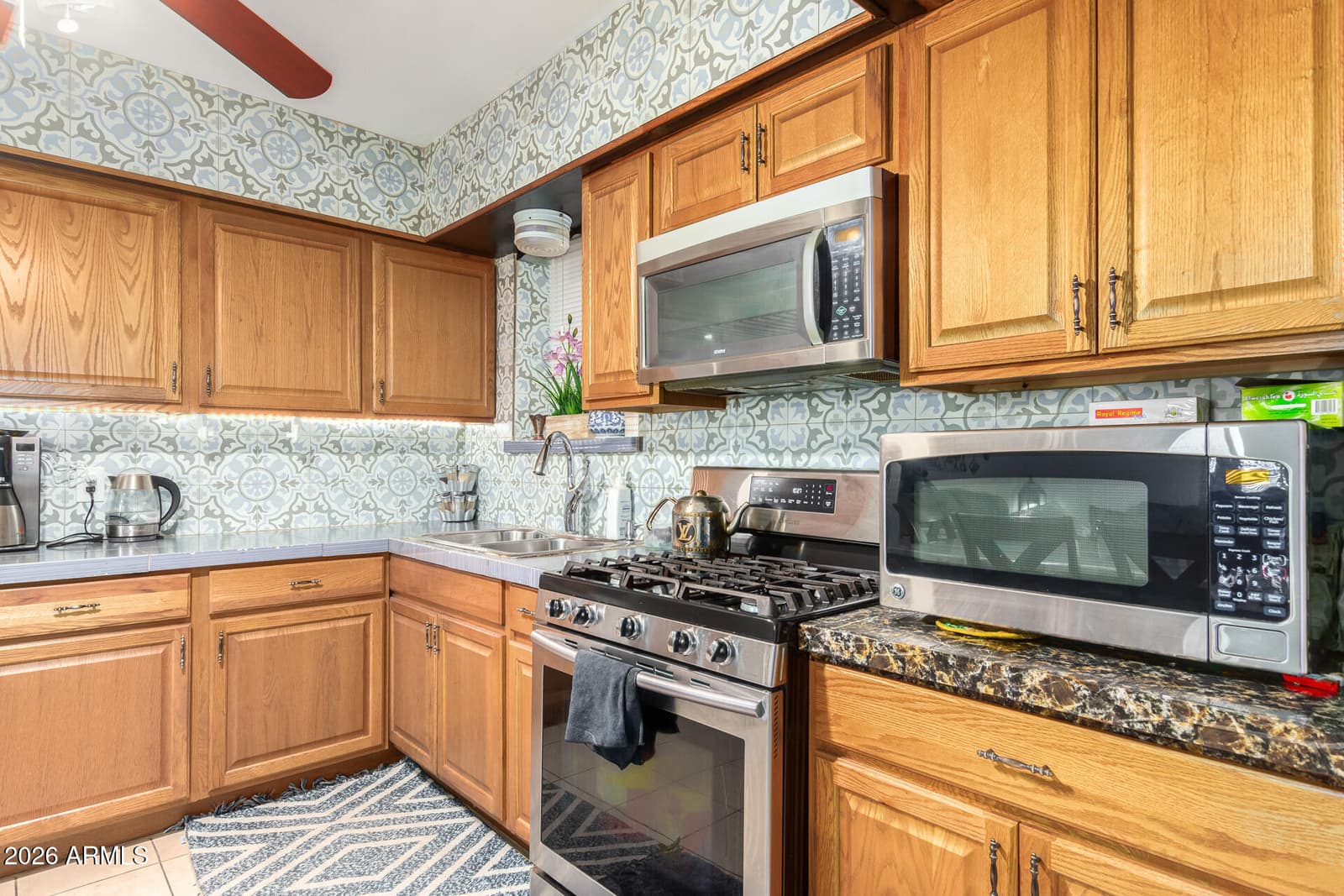 2825 N 33RD Place, Phoenix, AZ 85008 — photo 12 of 27