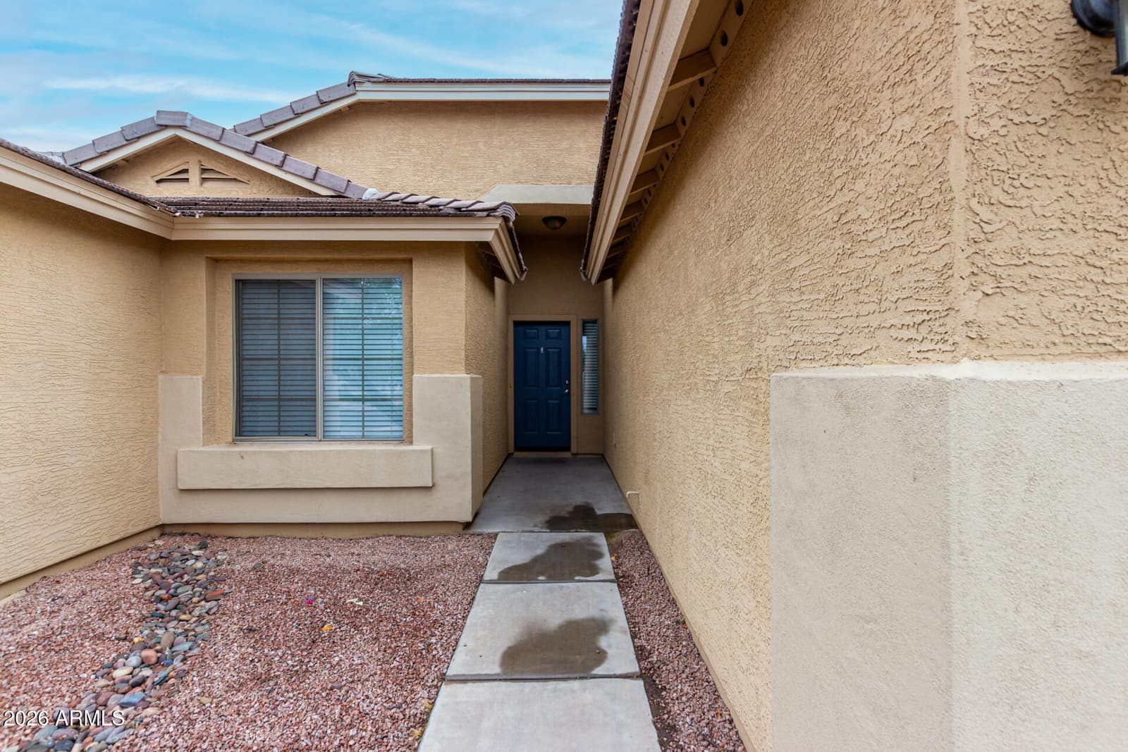 11241 W DAVIS Lane, Avondale, AZ 85323 — photo 5 of 32