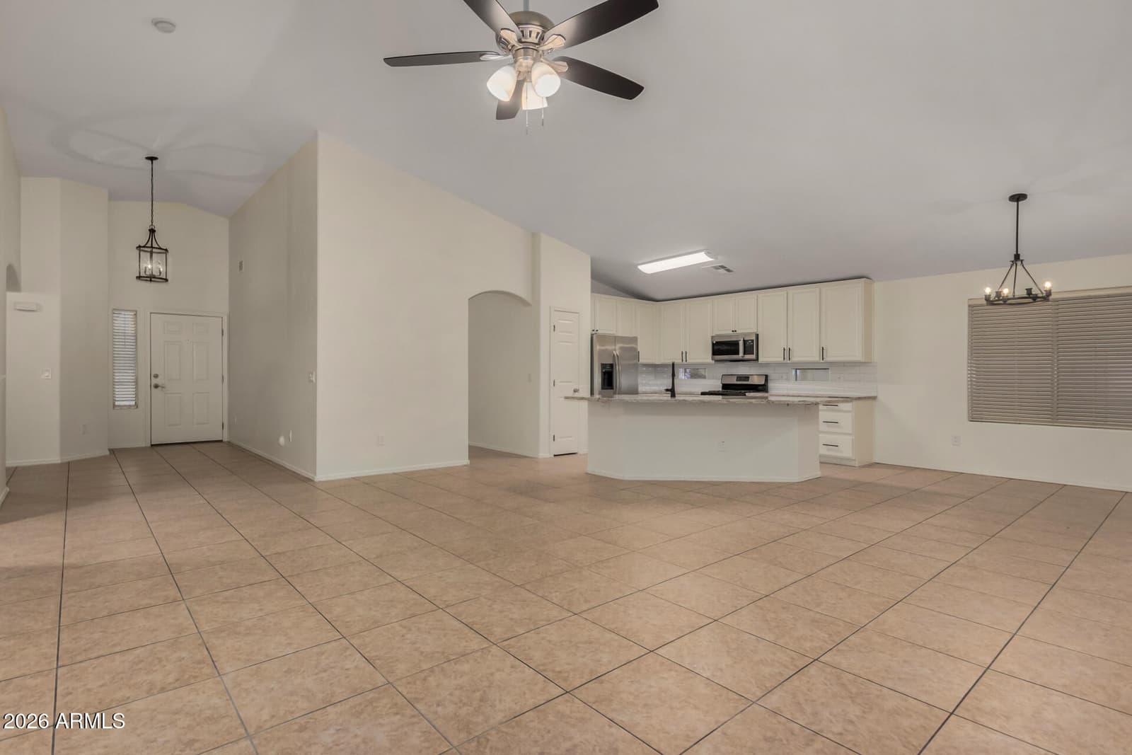 11241 W DAVIS Lane, Avondale, AZ 85323 — photo 6 of 32