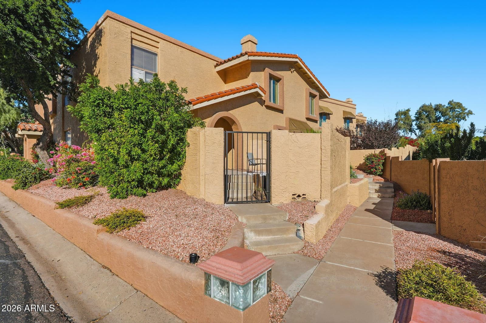 744 E North Lane 2, Phoenix, AZ 85020 — photo 3 of 26