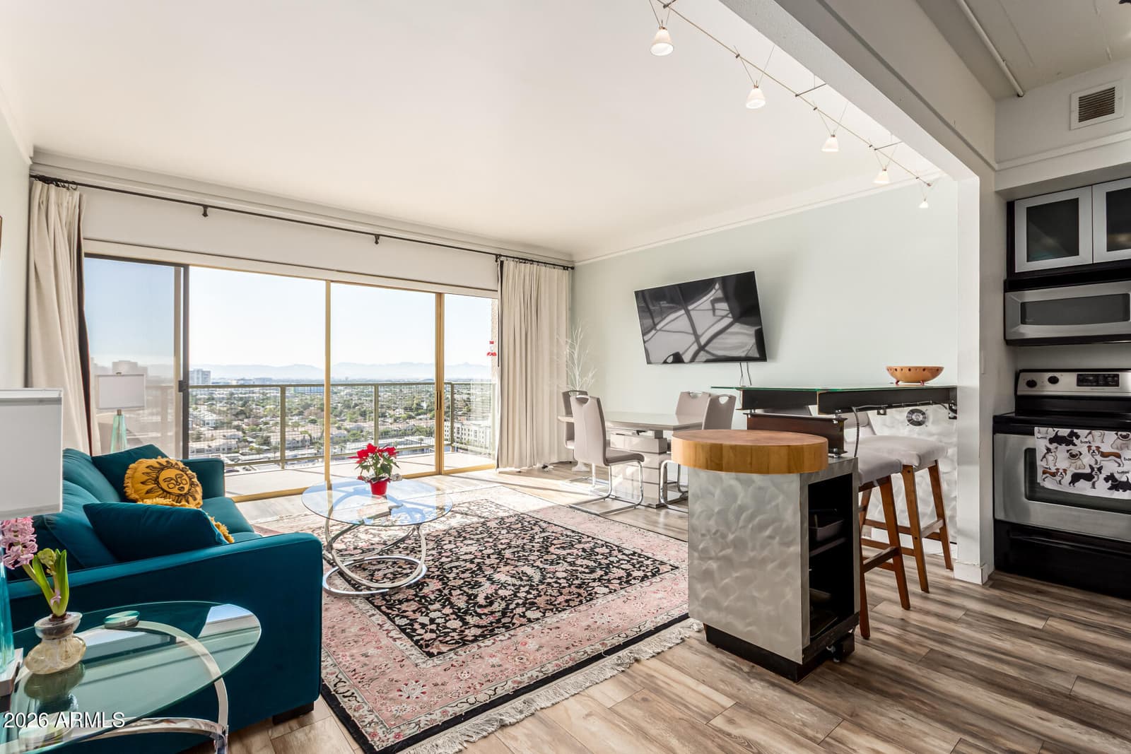 4750 N CENTRAL Avenue J17, Phoenix, AZ 85012 — photo 4 of 39