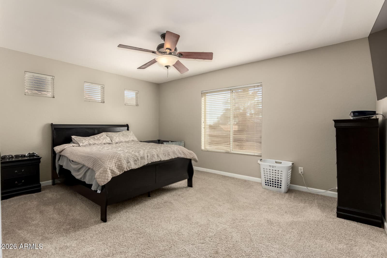 885 E LAKEVIEW Drive, San Tan Valley, AZ 85143 — photo 16 of 34