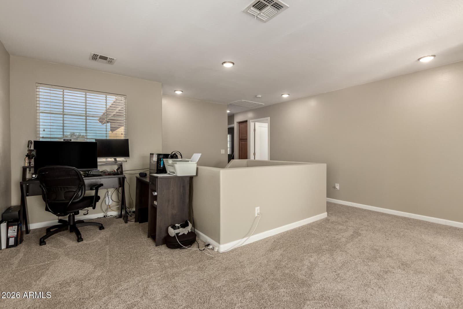885 E LAKEVIEW Drive, San Tan Valley, AZ 85143 — photo 15 of 34