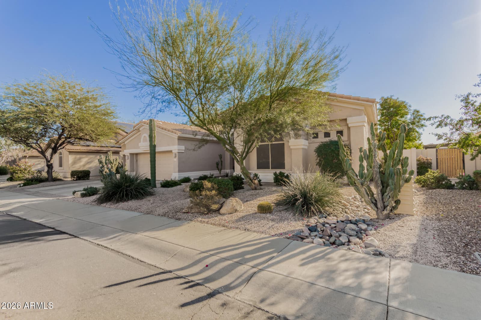 4419 E ROBIN Lane, Phoenix, AZ 85050 — photo 2 of 28